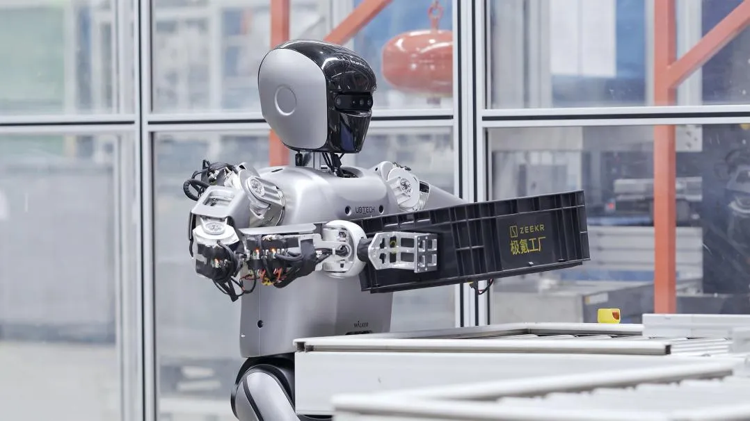 無錫首例仿生人形機器人“上崗” 智能機器人研發的新里程碑